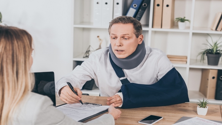 Four Tips to Guide You When Seeking Workers’ Comp Benefits in Virginia