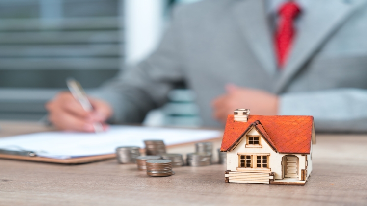 Should I Start a Business Or Buy an Investment Property?