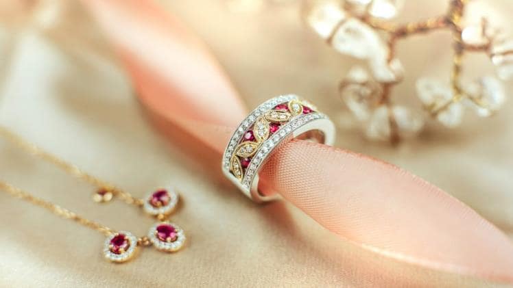 What Are Some Tips To Remember Before Buying Fine Jewellery Online?