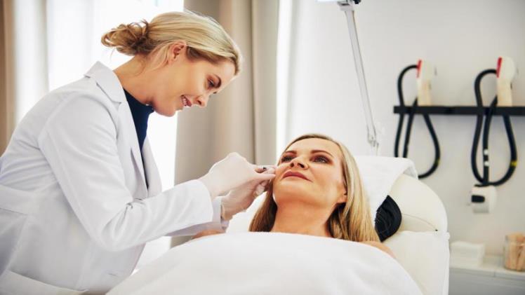 What To Expect From A Dermatologist Visit